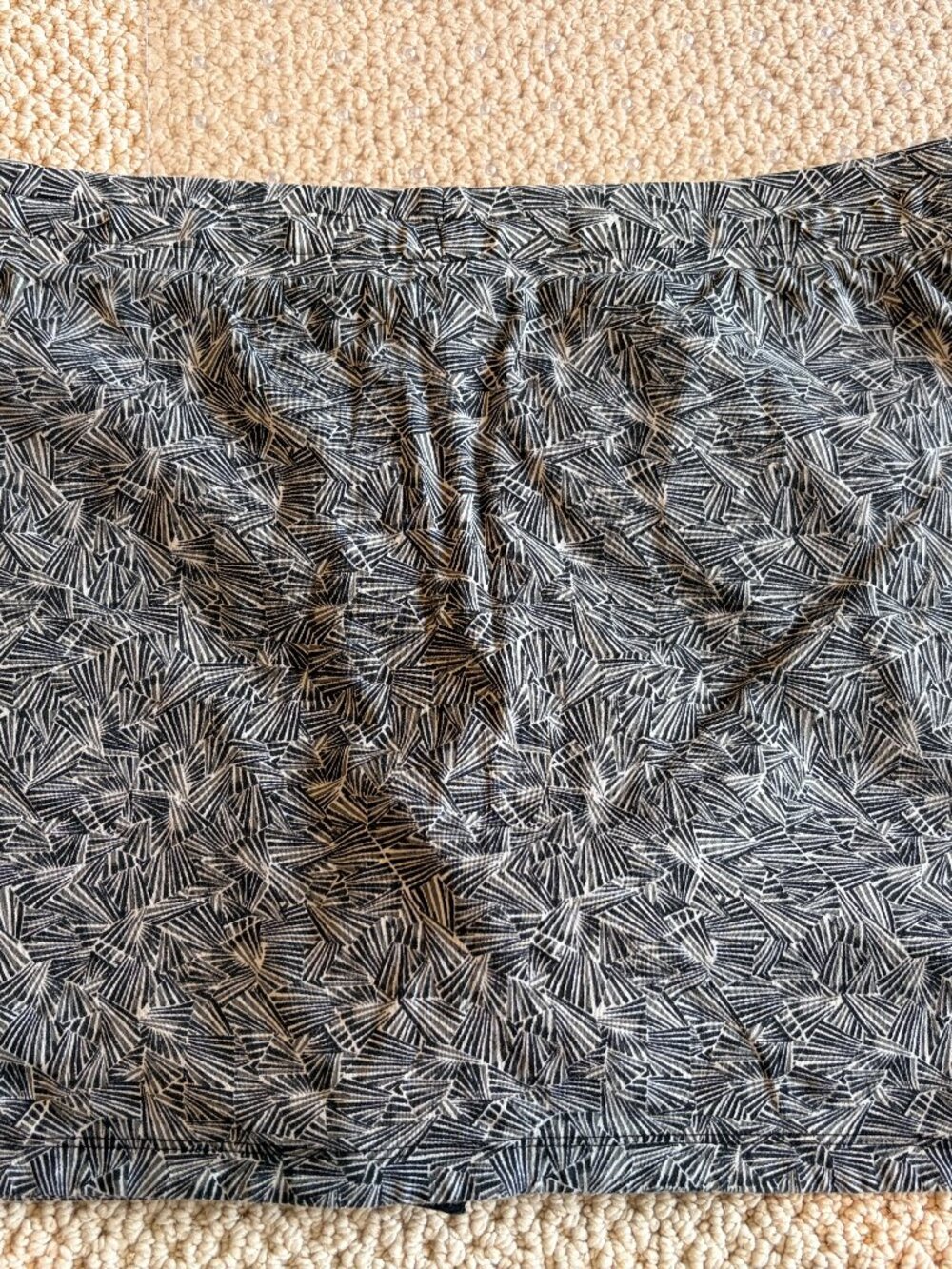 CROFT AND BARROW SKORT BLACK AND WHITE PATTERN